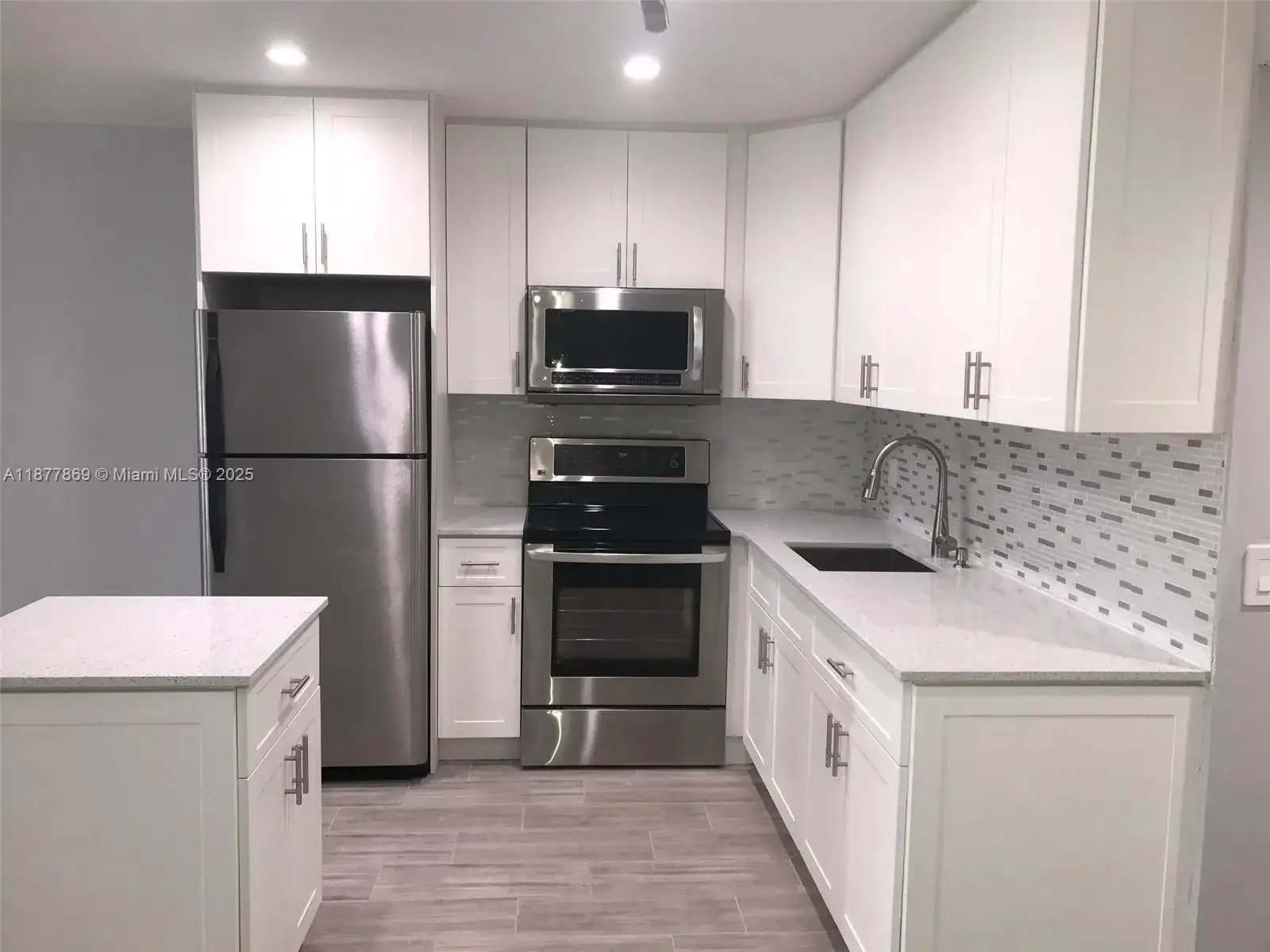 17 Keswick A # 17, Deerfield Beach FL 33442 photo 2