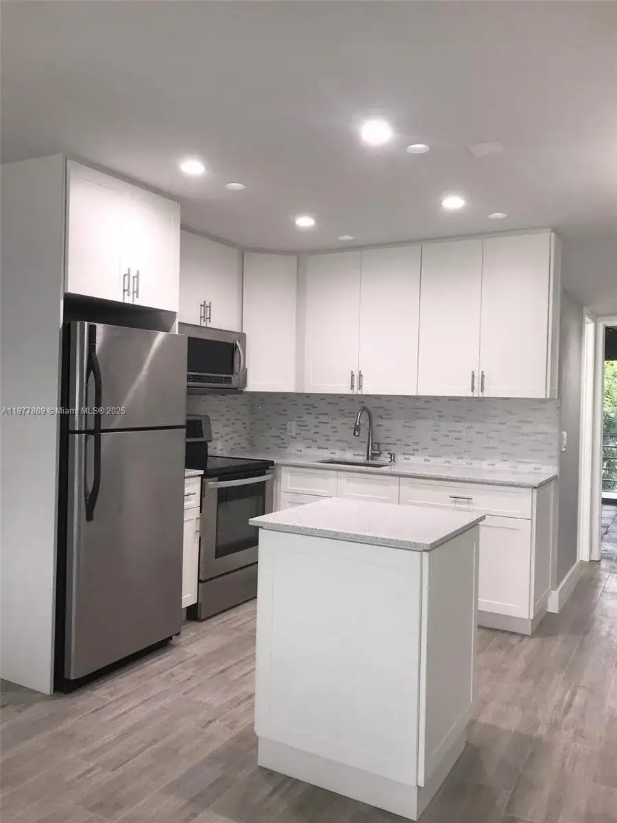 17 Keswick A # 17, Deerfield Beach FL 33442 photo 4