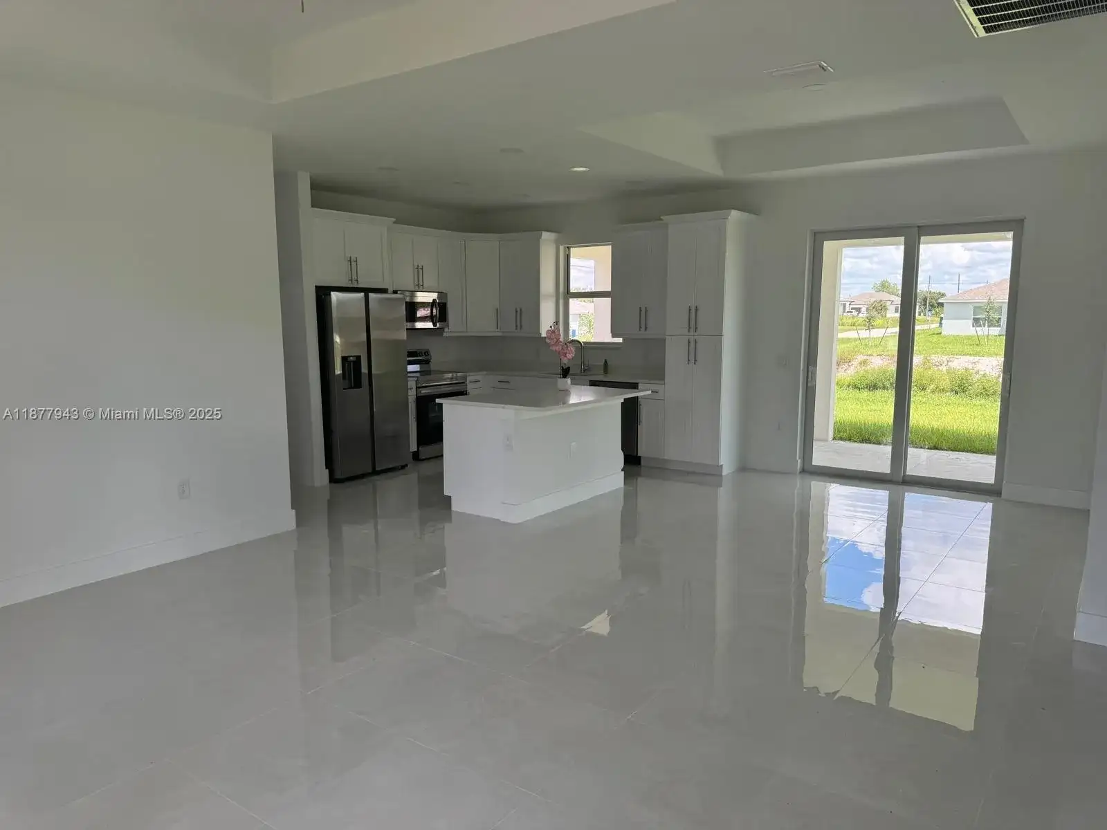 2044 Crawford Ave N, Lehigh Acres FL 33971 photo 3