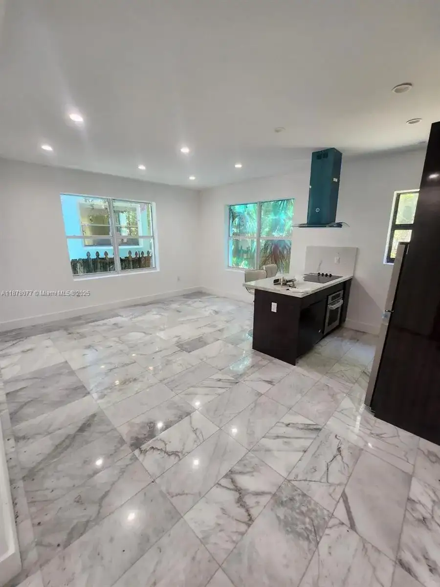 1560 Drexel Ave # 207, Miami Beach FL 33139 photo 2