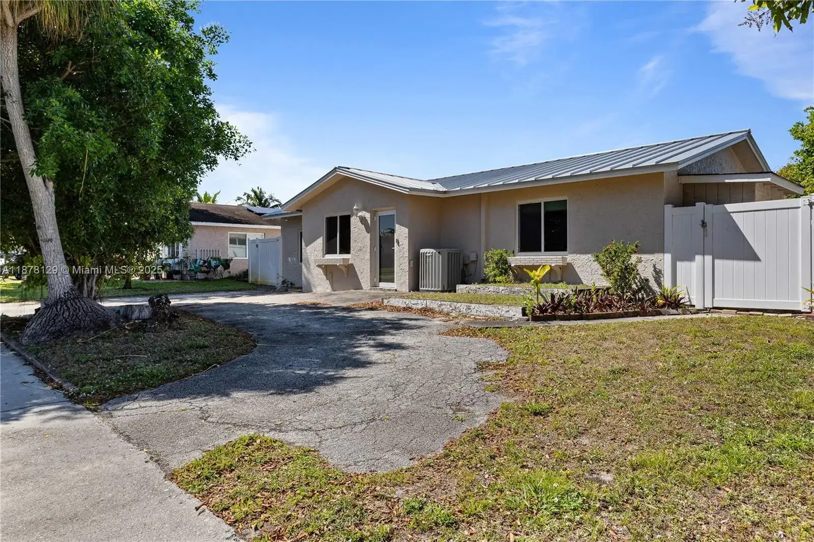 405 SW 73rd Ave, North Lauderdale FL 33068 photo 4