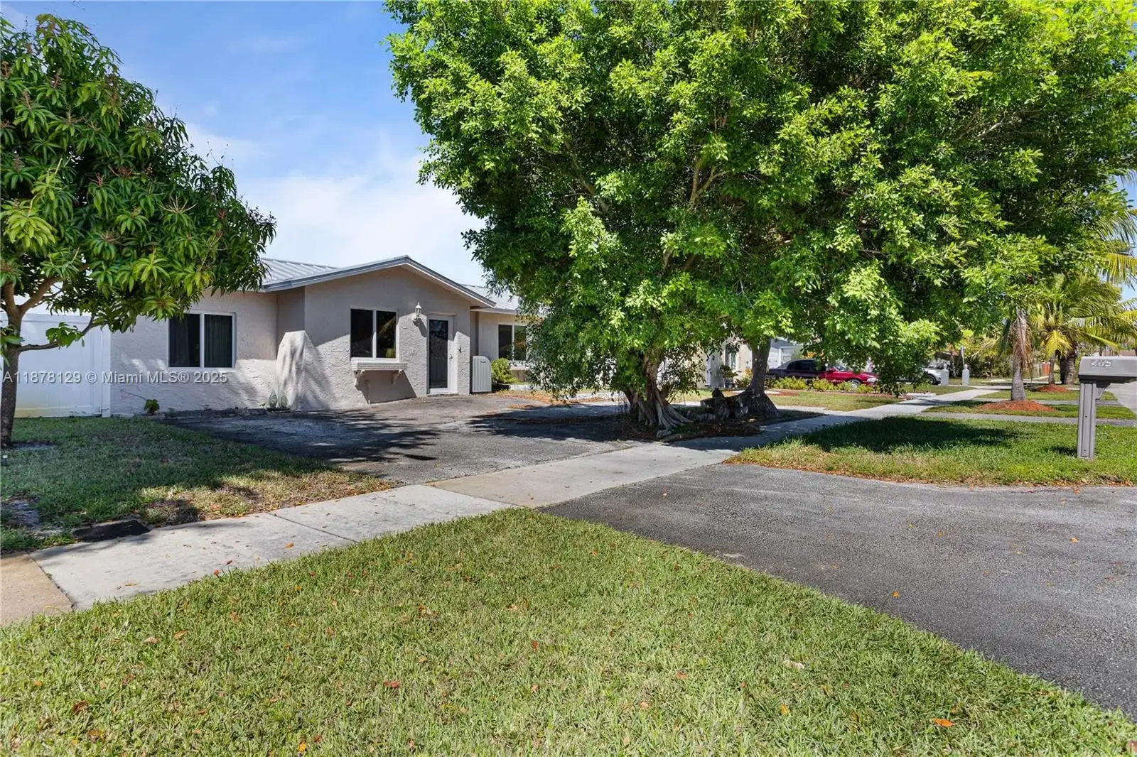 405 SW 73rd Ave, North Lauderdale FL 33068 photo 5