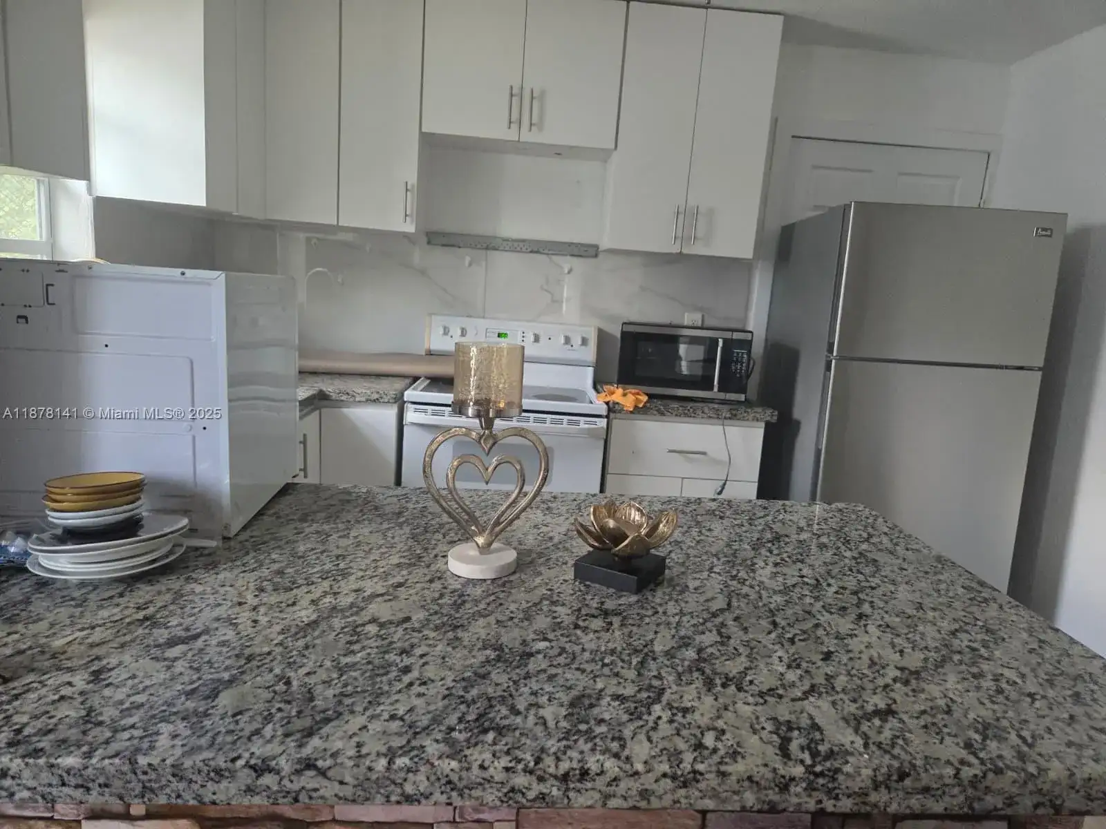 2925 NW 96th St, Miami FL 33147 photo 2