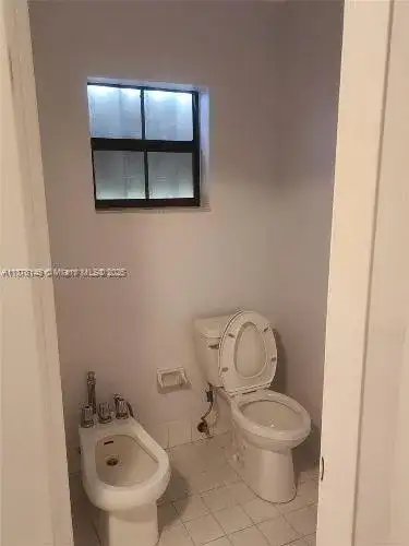 559 SW 88th Pl E, Miami FL 33174 photo 2