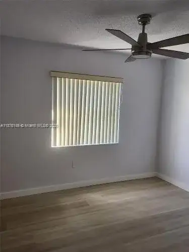 559 SW 88th Pl E, Miami FL 33174 photo 4