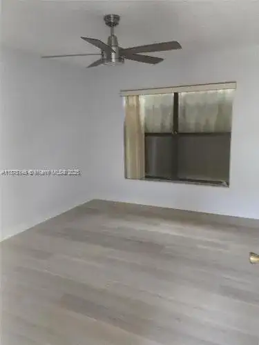 559 SW 88th Pl E, Miami FL 33174 photo 5