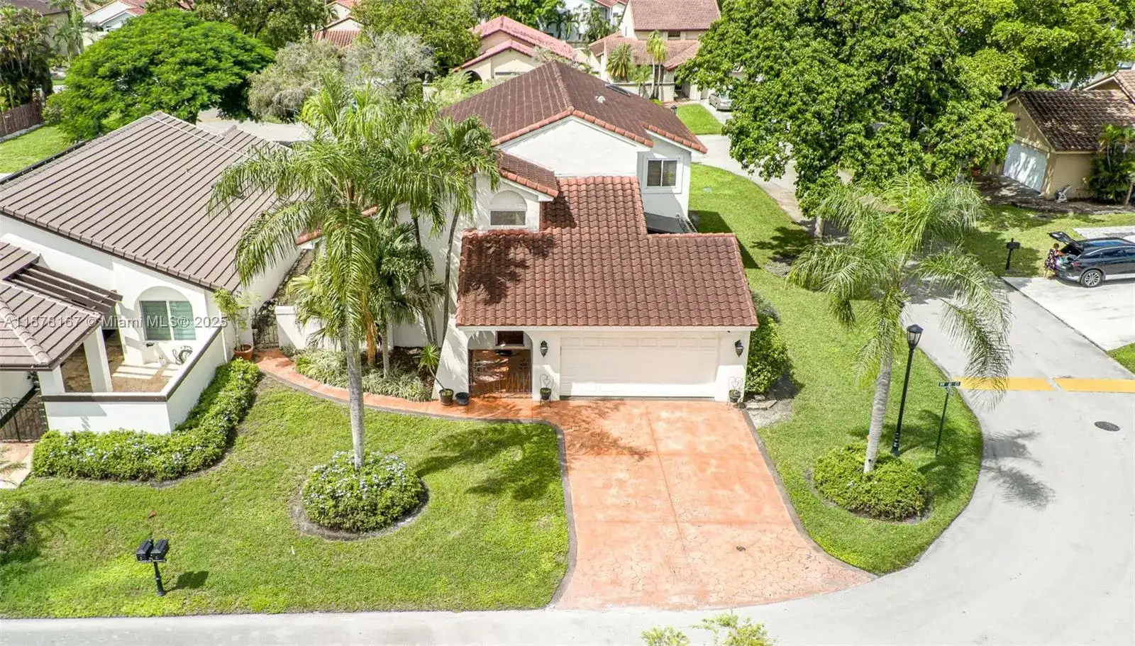 17352 NW 61st Ct S, Hialeah FL 33015 photo 2
