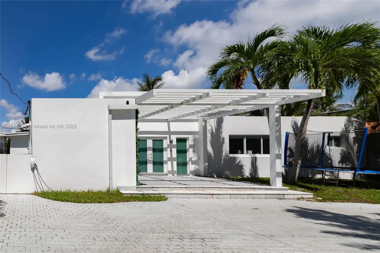 1215 N Biscayne Point Rd, Miami Beach FL 33141 photo 5