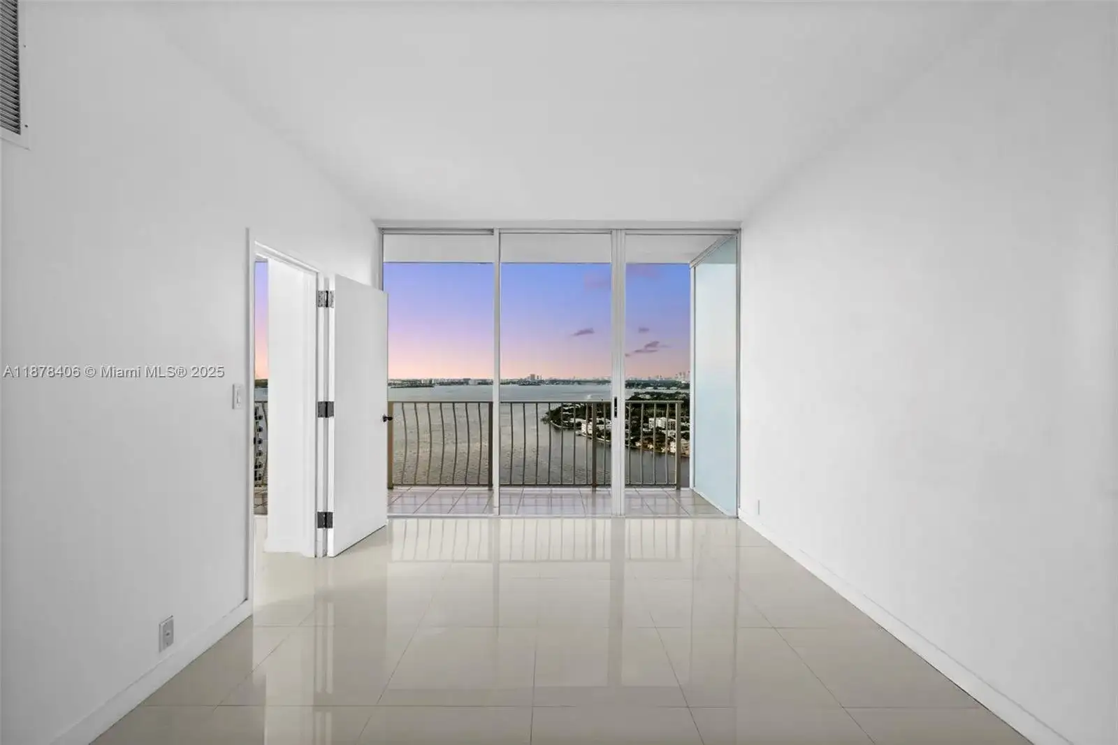 7601 E Treasure Dr, North Bay Village FL 33141 photo 5