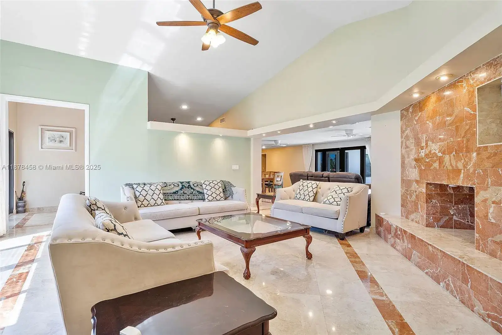 2531 NE 195th St, Aventura FL 33180 photo 4
