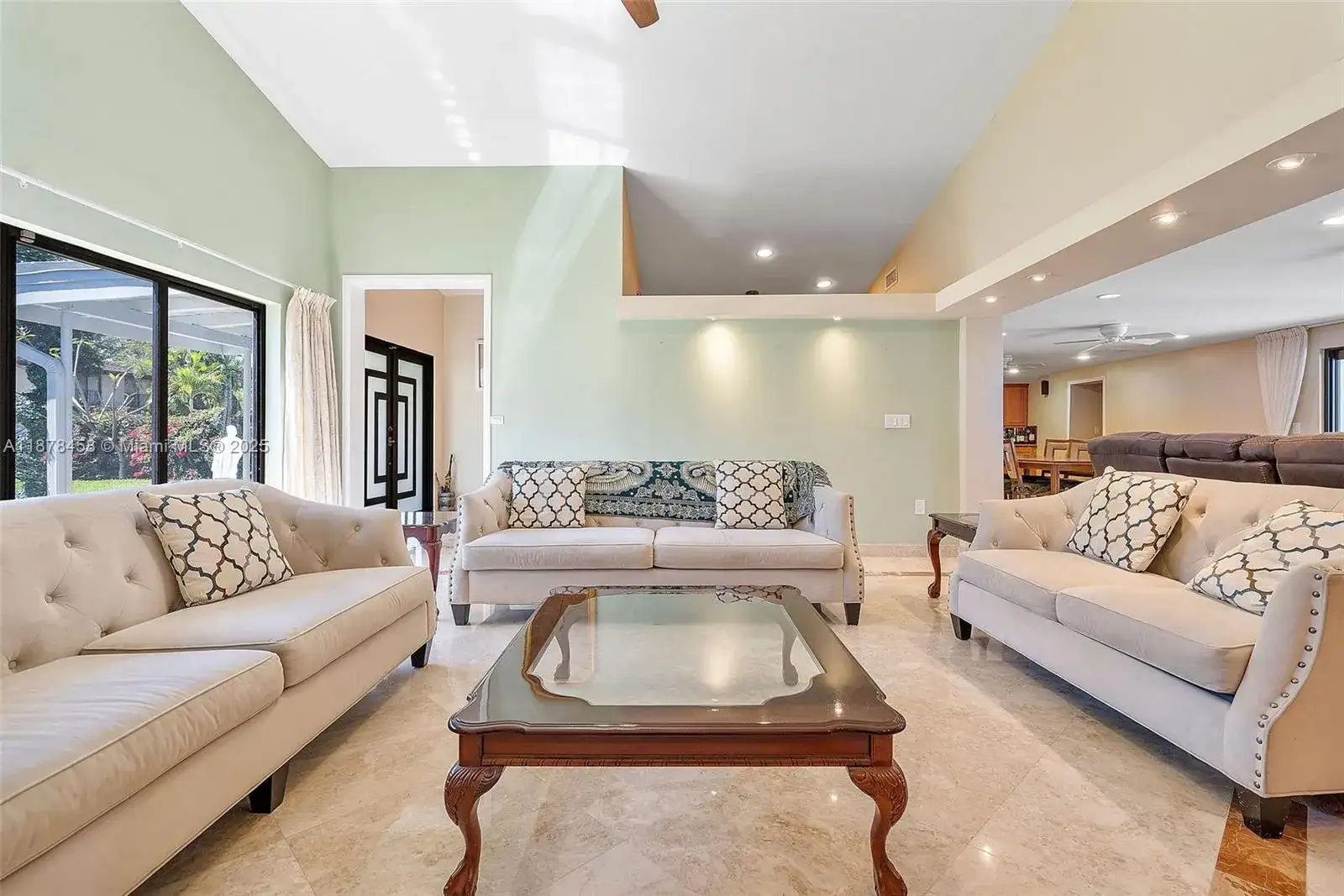 2531 NE 195th St, Aventura FL 33180 photo 5
