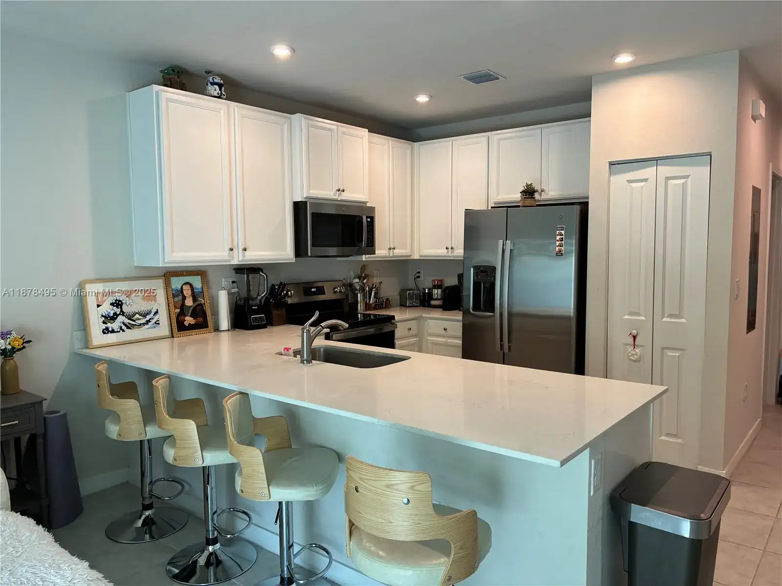 1069 NW 4th Ter, Florida City FL 33034 photo 4