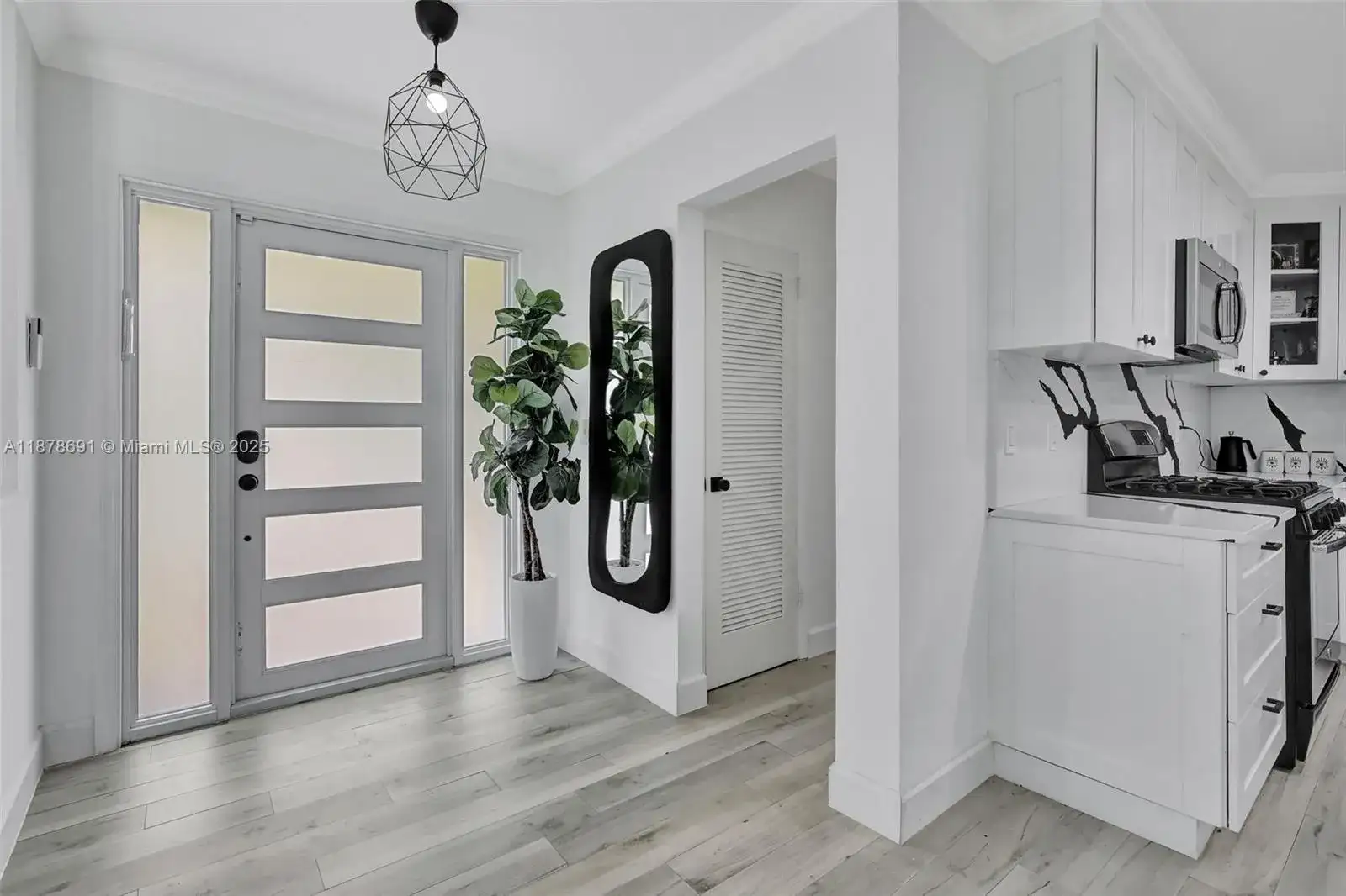 4117 Mckinley St, Hollywood FL 33021 photo 2