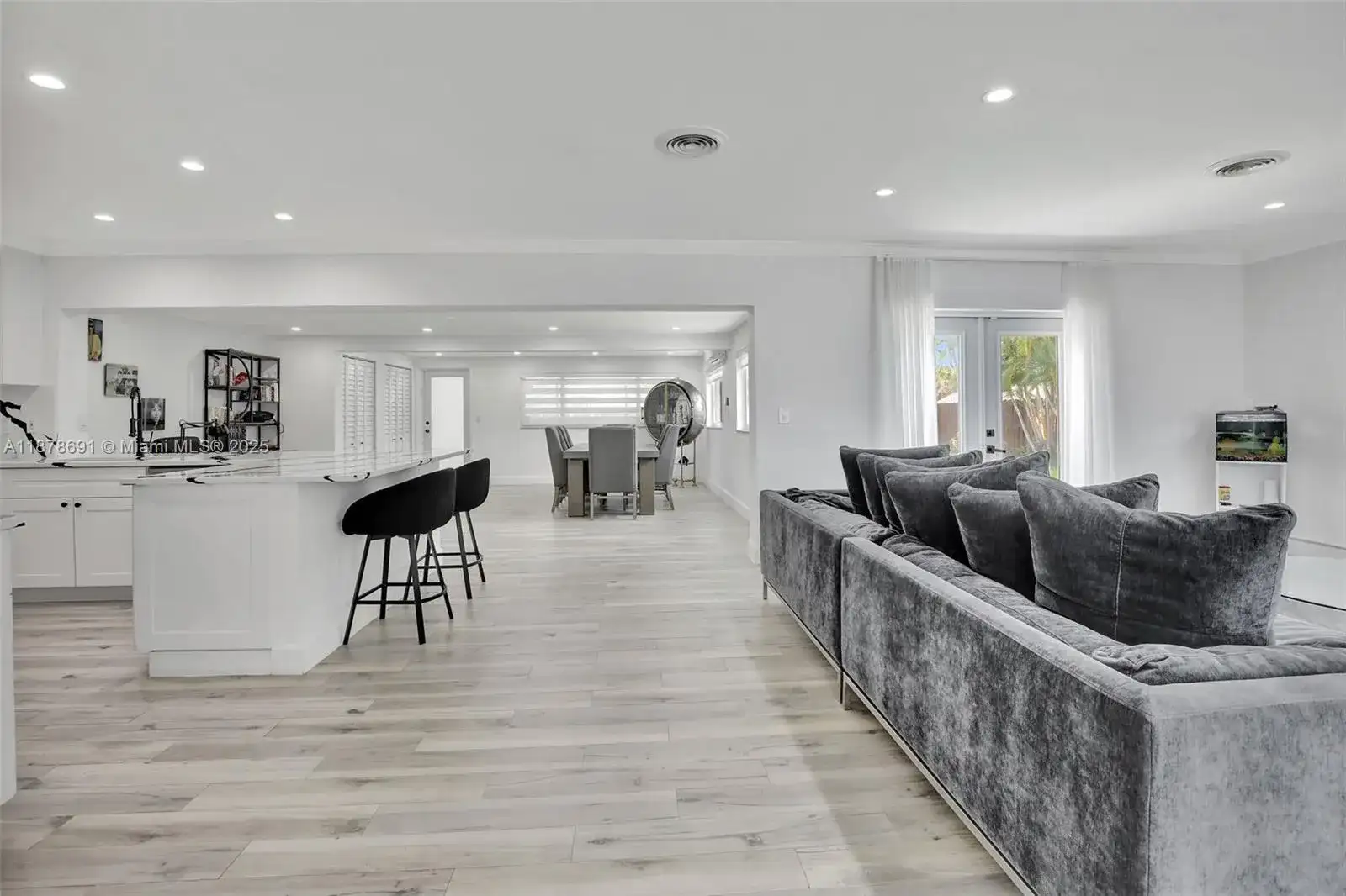 4117 Mckinley St, Hollywood FL 33021 photo 3