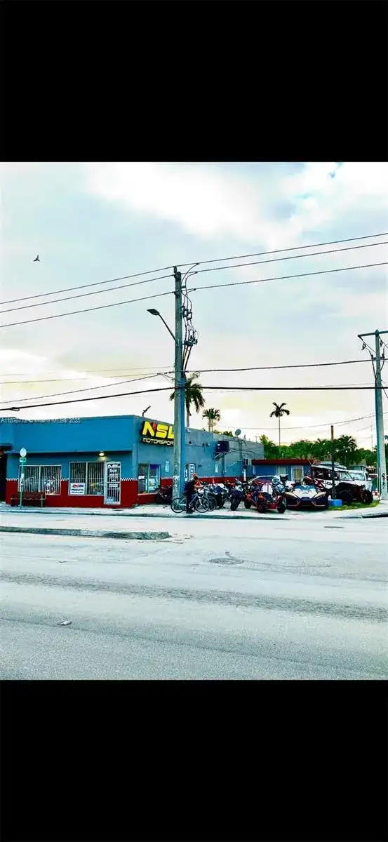 210 SW 22nd Ave, Miami FL 33135 photo 2