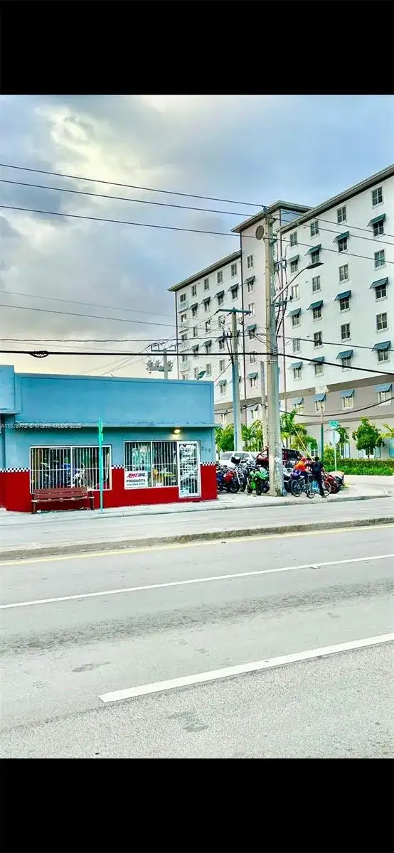 210 SW 22nd Ave, Miami FL 33135 photo 4