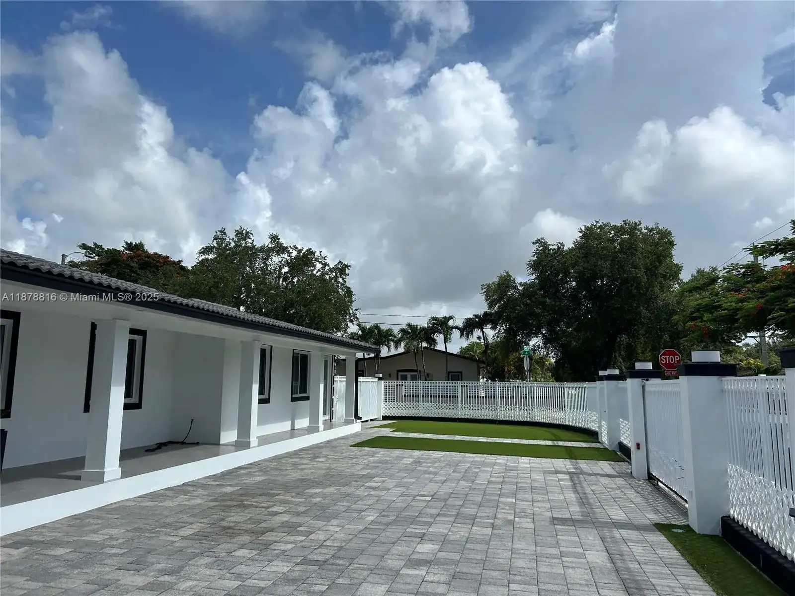 400 SW 47th Ave, Miami FL 33134 photo 2
