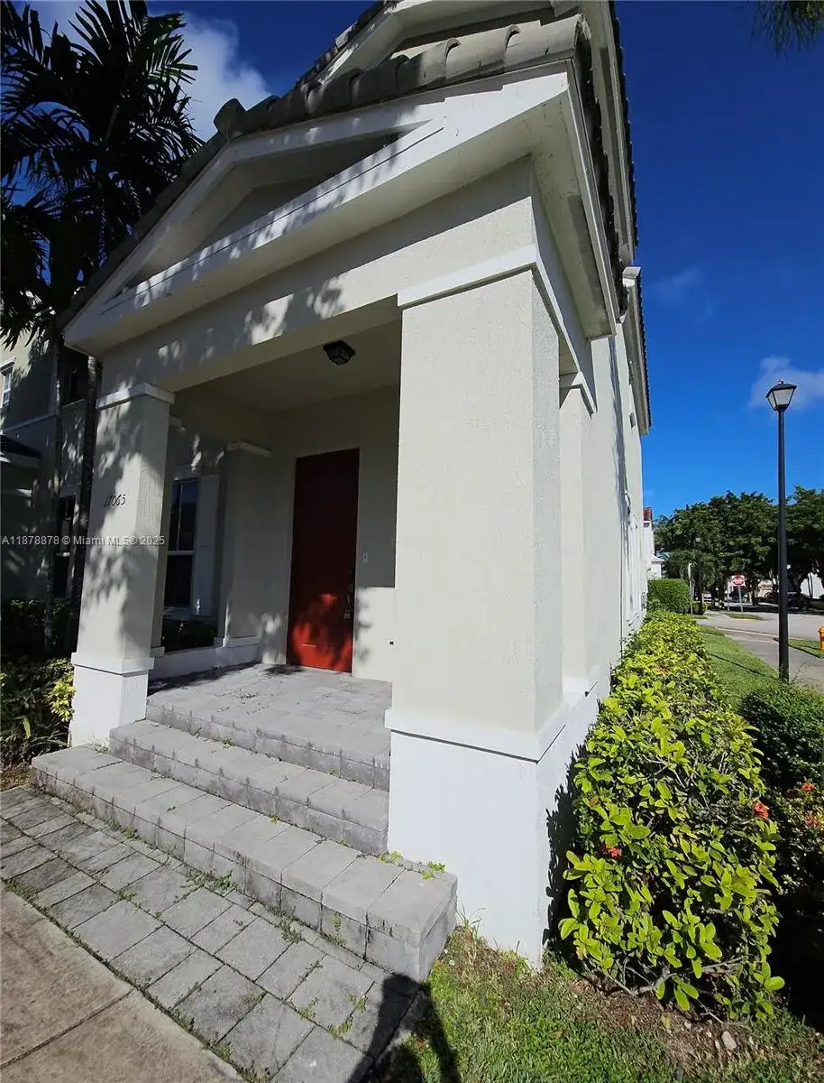 17065 SW 93rd St, Miami FL 33196 photo 3