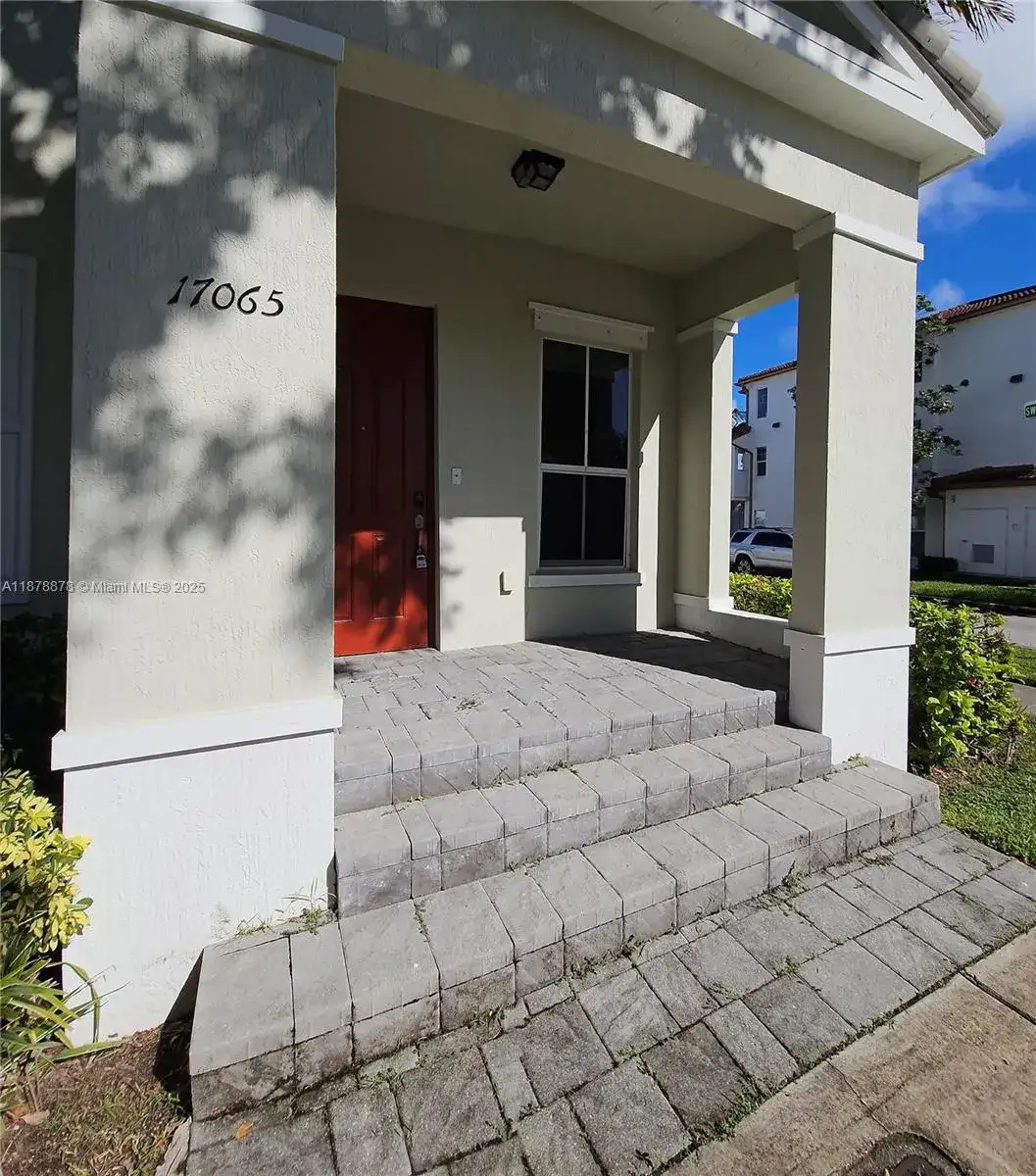 17065 SW 93rd St, Miami FL 33196 photo 4