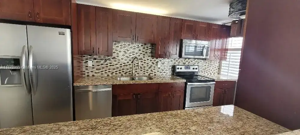 18061 Biscayne Blvd # 301, Aventura FL 33160 photo 2