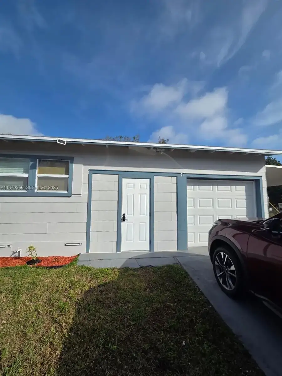 1144 46th St S, St Petersburg FL 33711 photo 4