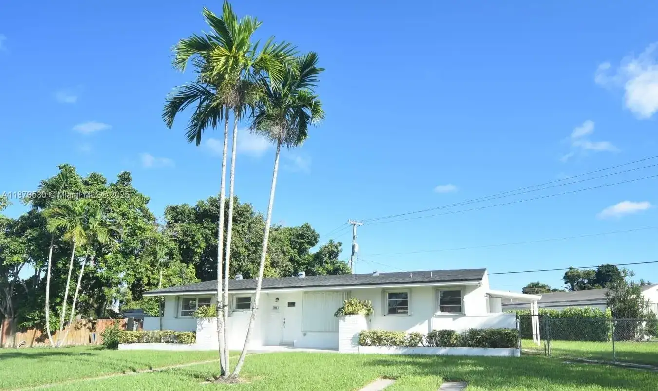 18601 SW 97th Ct, Cutler Bay FL 33157 photo 2