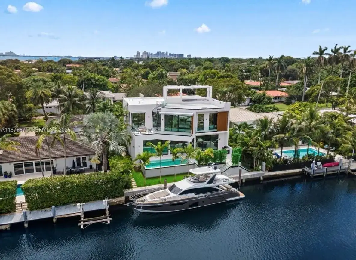 1379 NE 104th St, Miami Shores FL 33138 photo 4