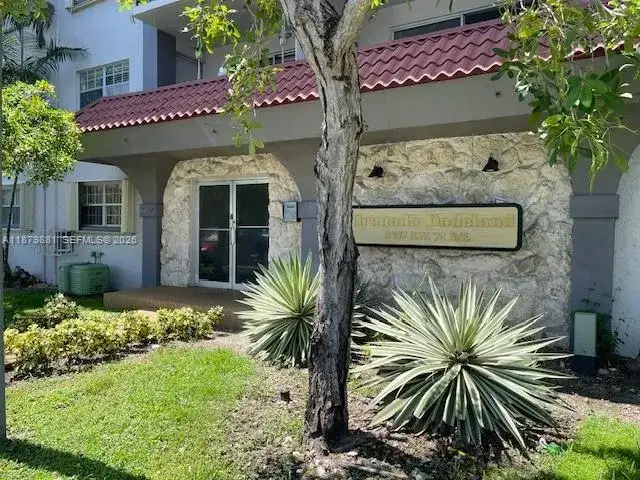 8107 SW 72nd Ave # 423E, Miami FL 33143 photo 3