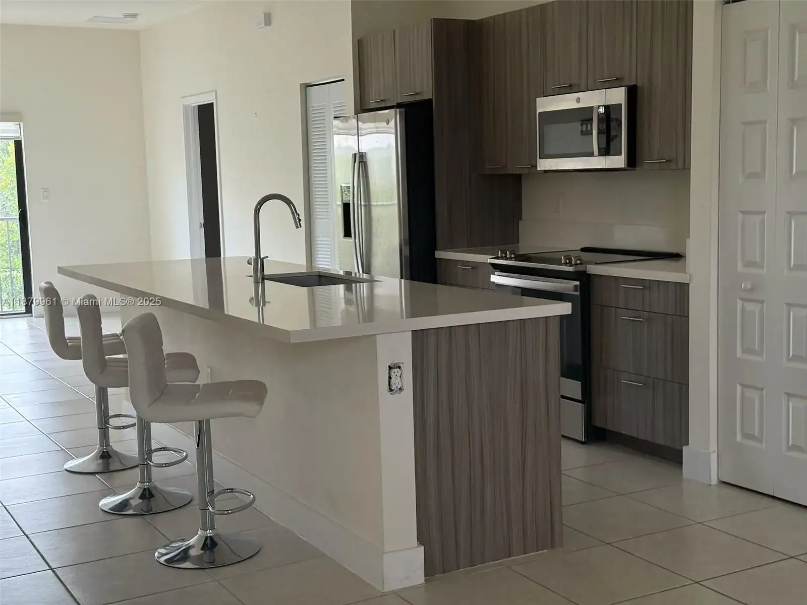 7905 NW 104th Ave # 24, Doral FL 33178 photo 2