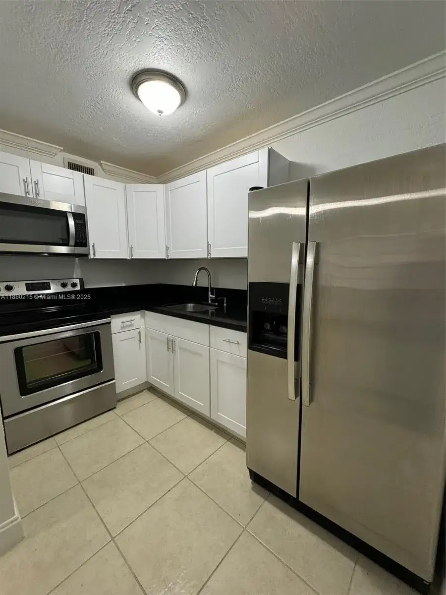 11195 SW 1st St # 314, Sweetwater FL 33174 photo 5
