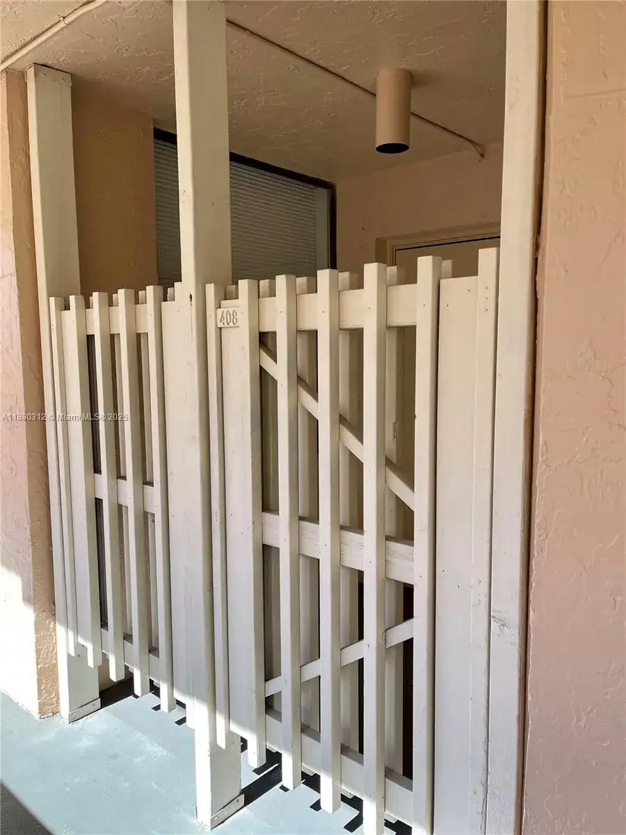 6800 Cypress Rd # 408, Plantation FL 33317 photo 3