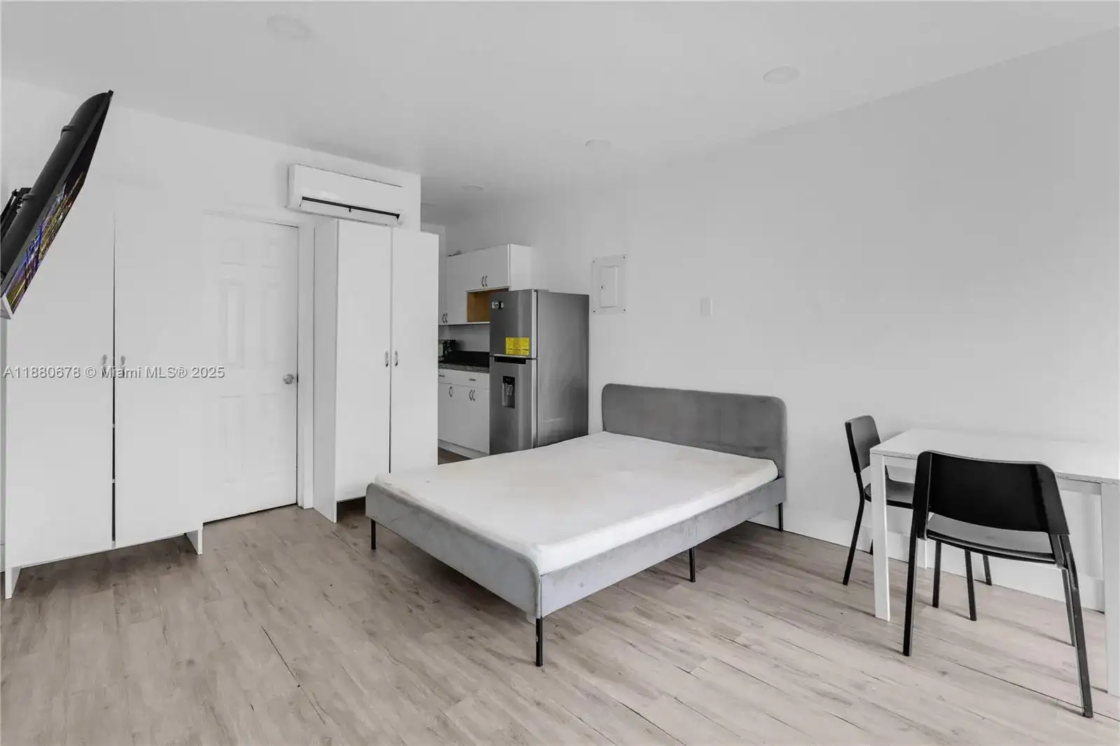 110 NW 9th Ave # 3, Miami FL 33128 photo 2
