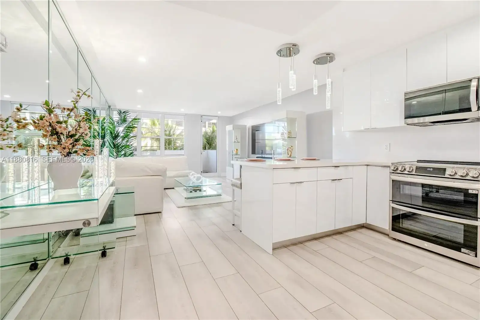 100 Lincoln Rd # 323, Miami Beach FL 33139 photo 2
