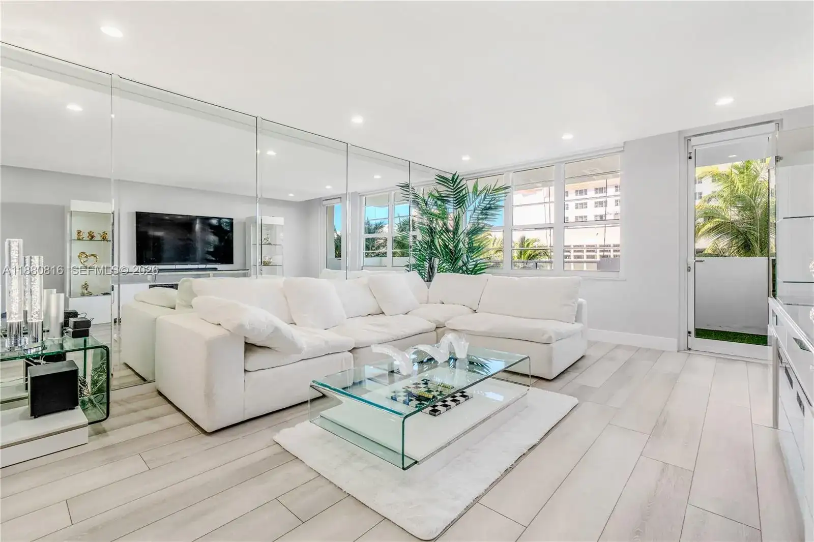 100 Lincoln Rd # 323, Miami Beach FL 33139 photo 4