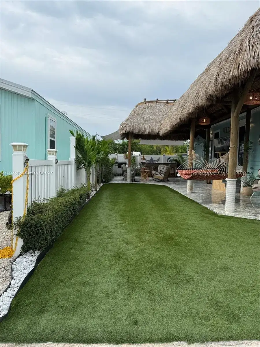 325 Calusa St, Key Largo FL 33037 photo 2