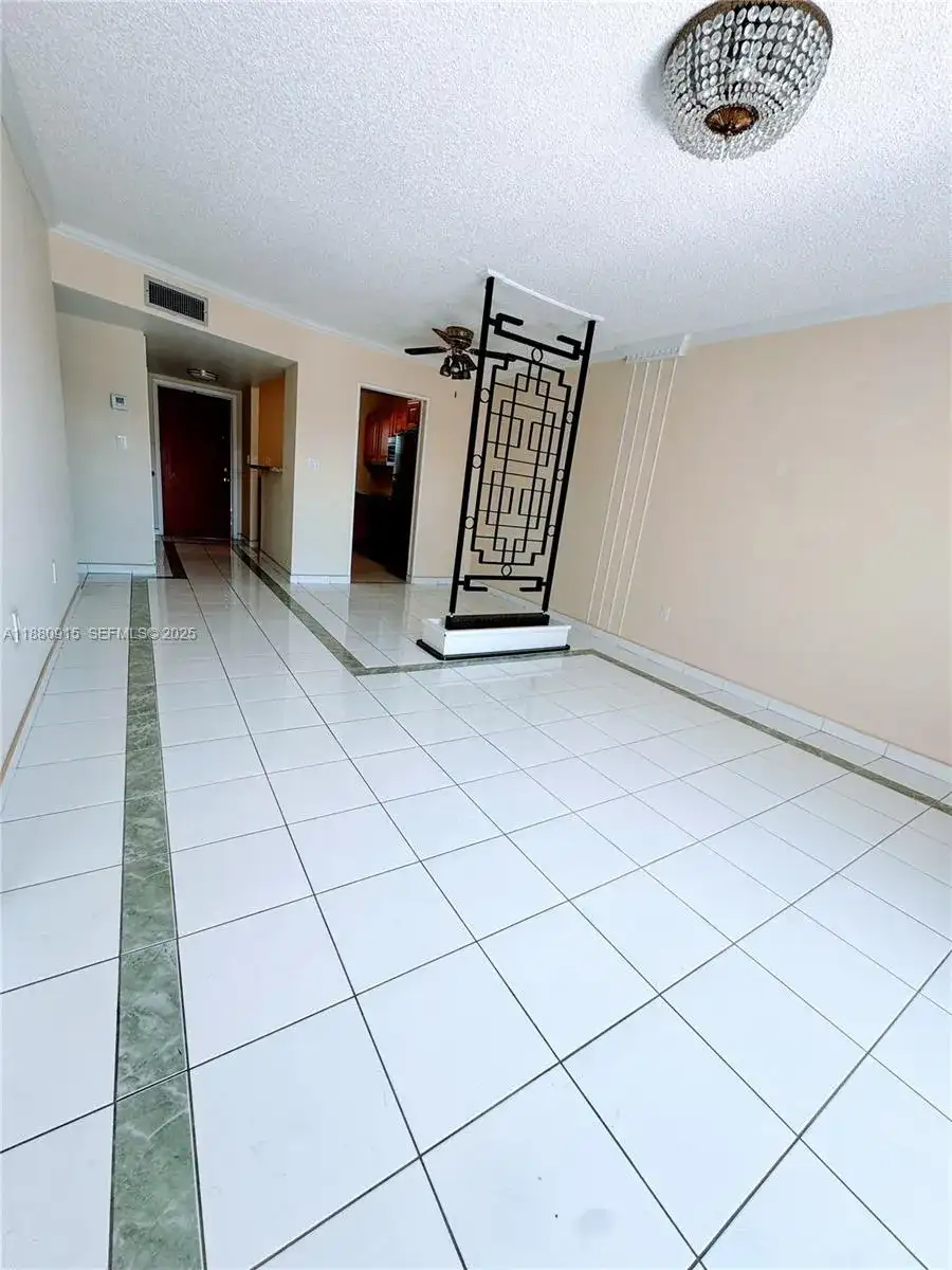8595 Sunrise Lakes Blvd # 312, Sunrise FL 33322 photo 5