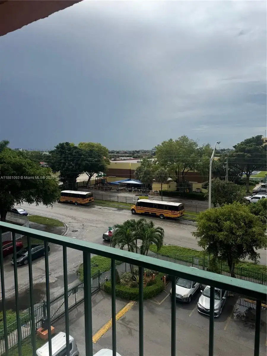 1975 W 44th Pl # 505, Hialeah FL 33012 photo 5
