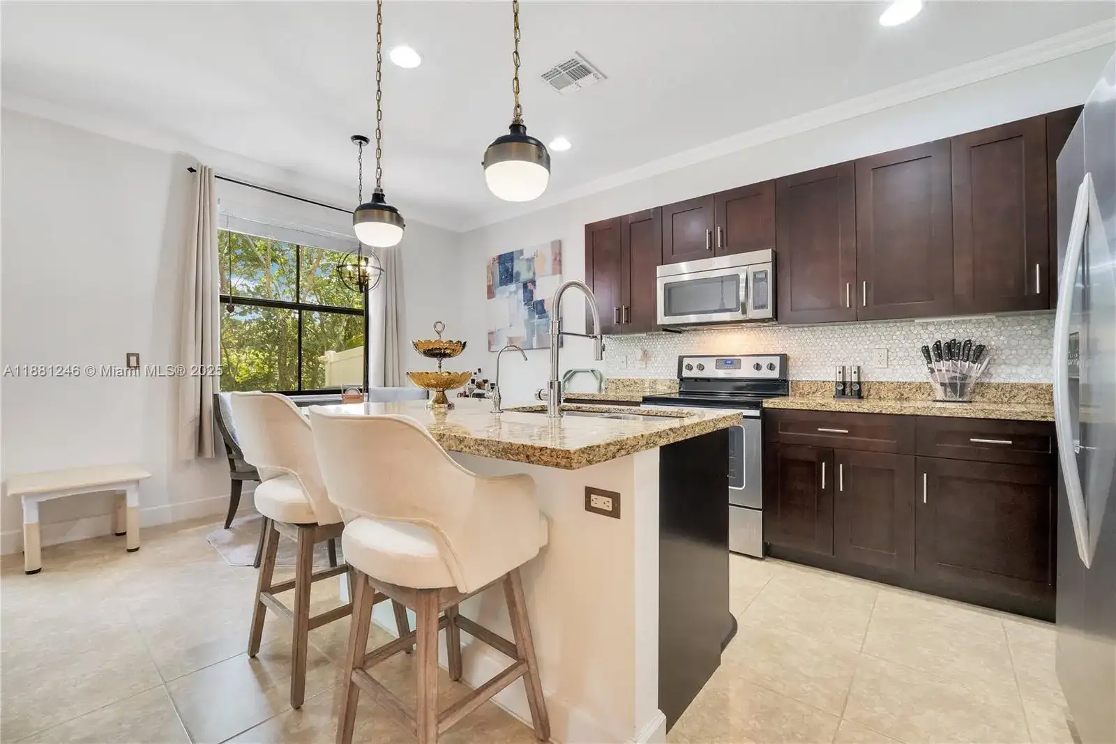 5904 NW 46th Ln, Tamarac FL 33319 photo 4