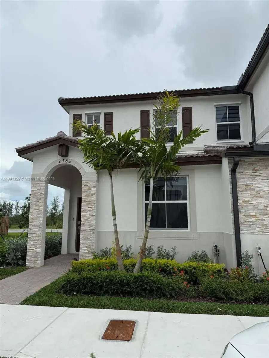 2582 SE 29th St # 2582, Homestead FL 33035 photo 2