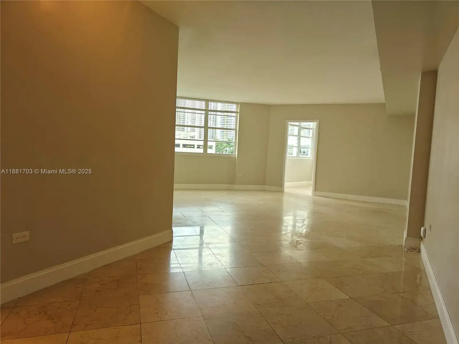 825 Brickell Bay Dr # 445, Miami FL 33131 photo 3