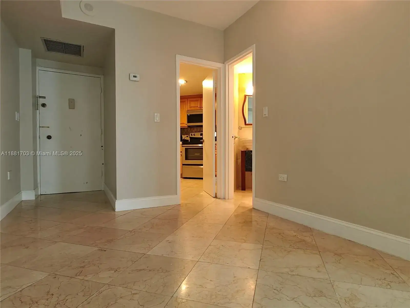 825 Brickell Bay Dr # 445, Miami FL 33131 photo 4