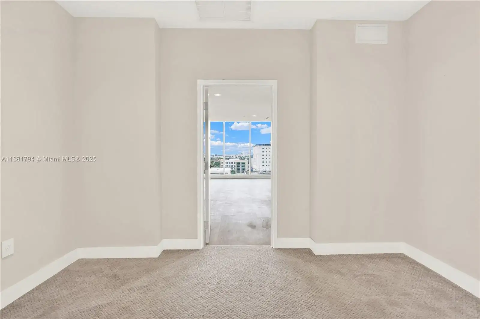 2820 NE 214th St # 1005, Aventura FL 33180 photo 3
