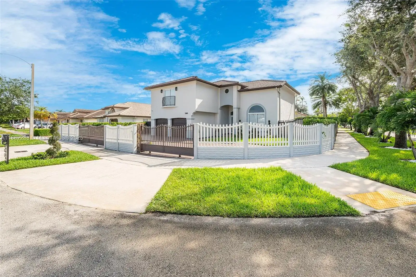1385 SW 143rd Ct, Miami FL 33184 photo 4