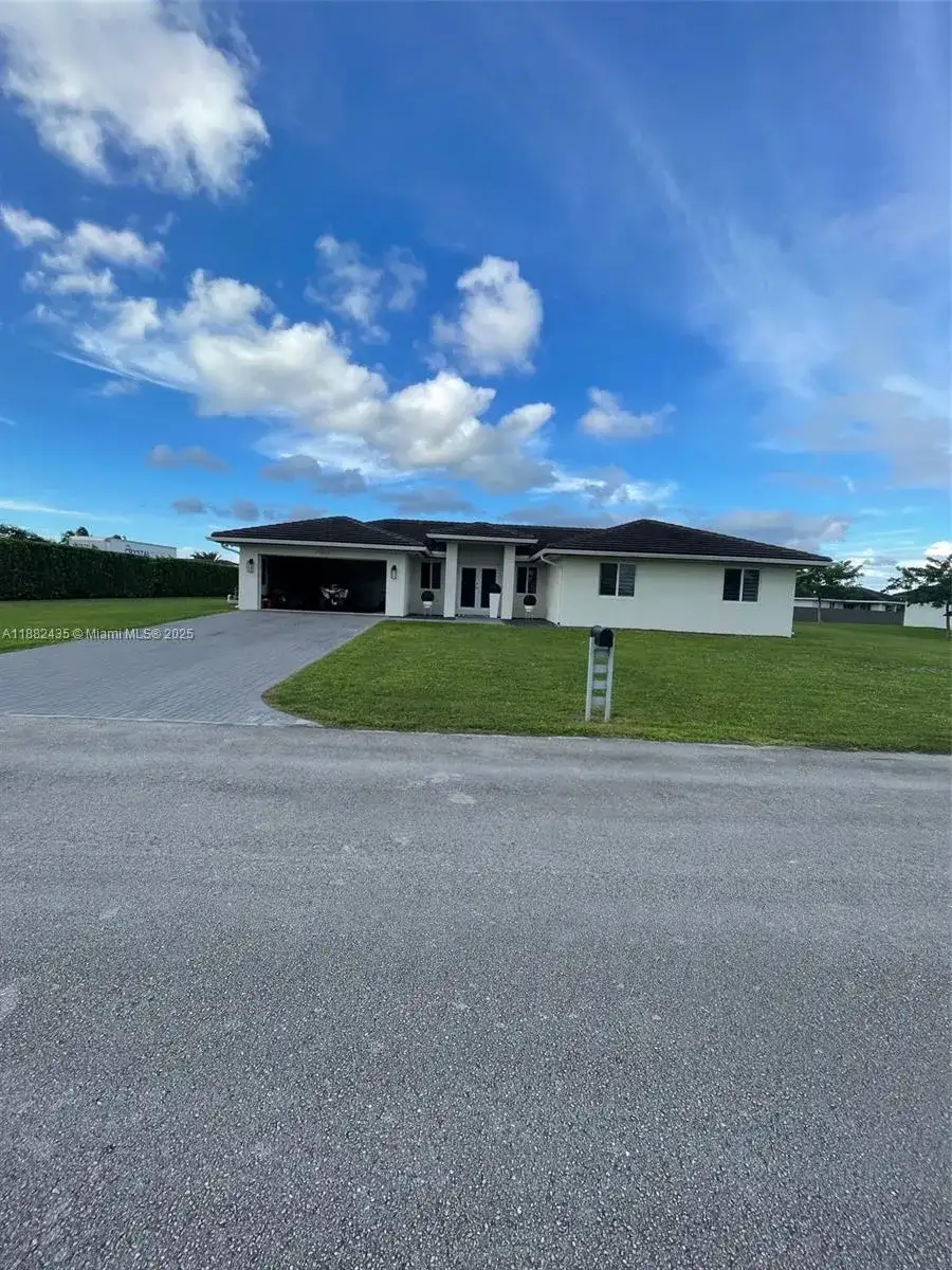20605 SW 319th St, Homestead FL 33030 photo 2