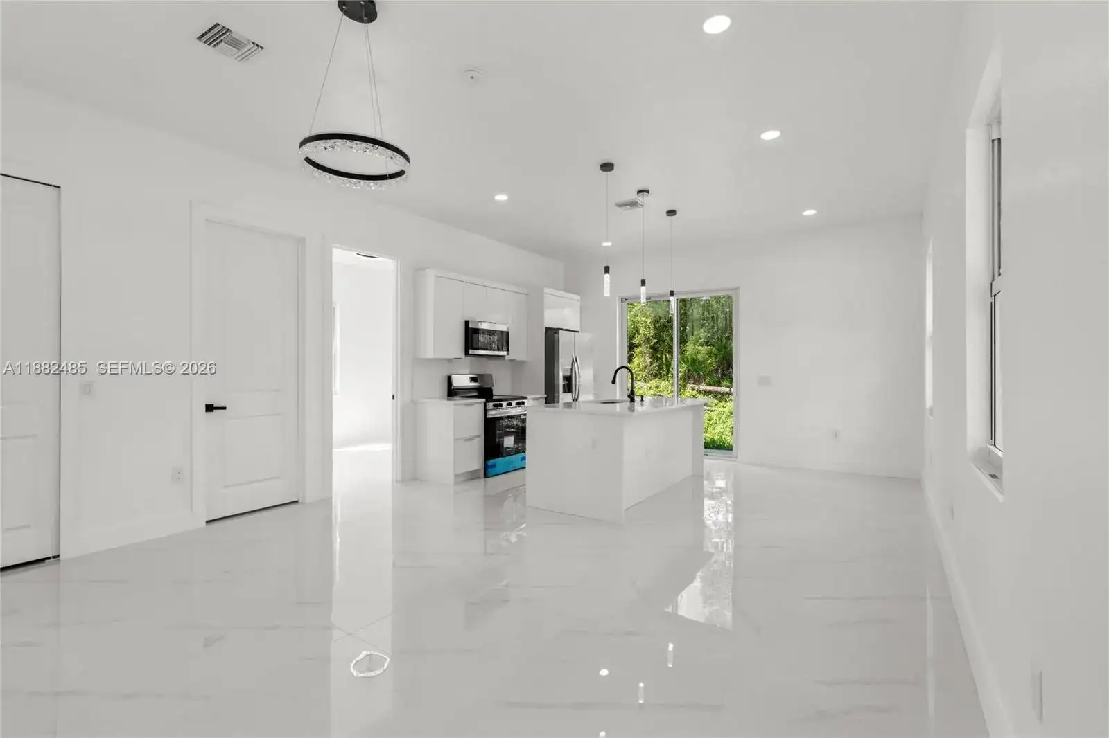 936 Anthony E, Lehigh Acres FL 33974 photo 3