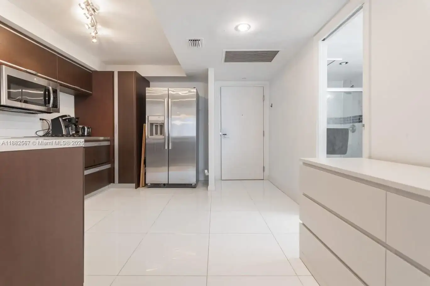 2301 Collins Ave # 1023, Miami Beach FL 33139 photo 2