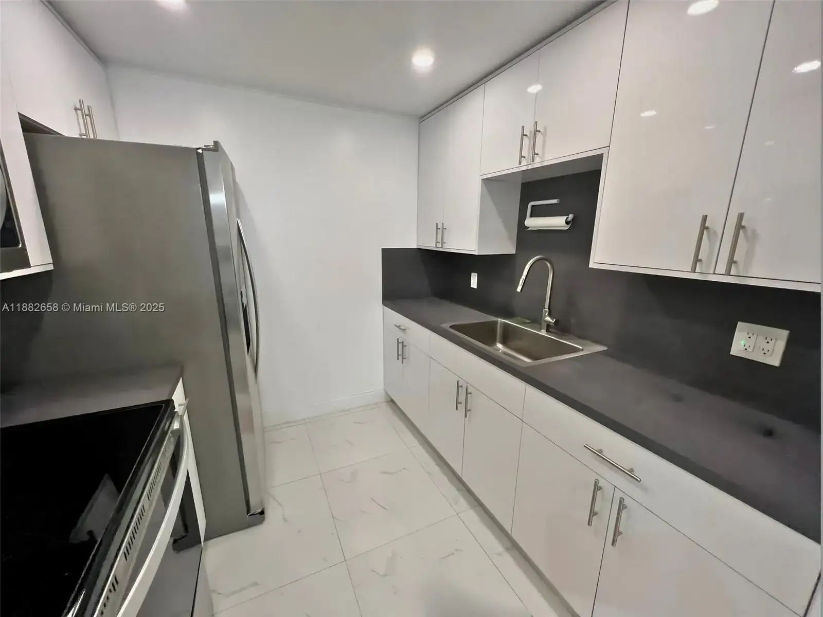 200 SW 132nd Way # 203L, Pembroke Pines FL 33027 photo 3