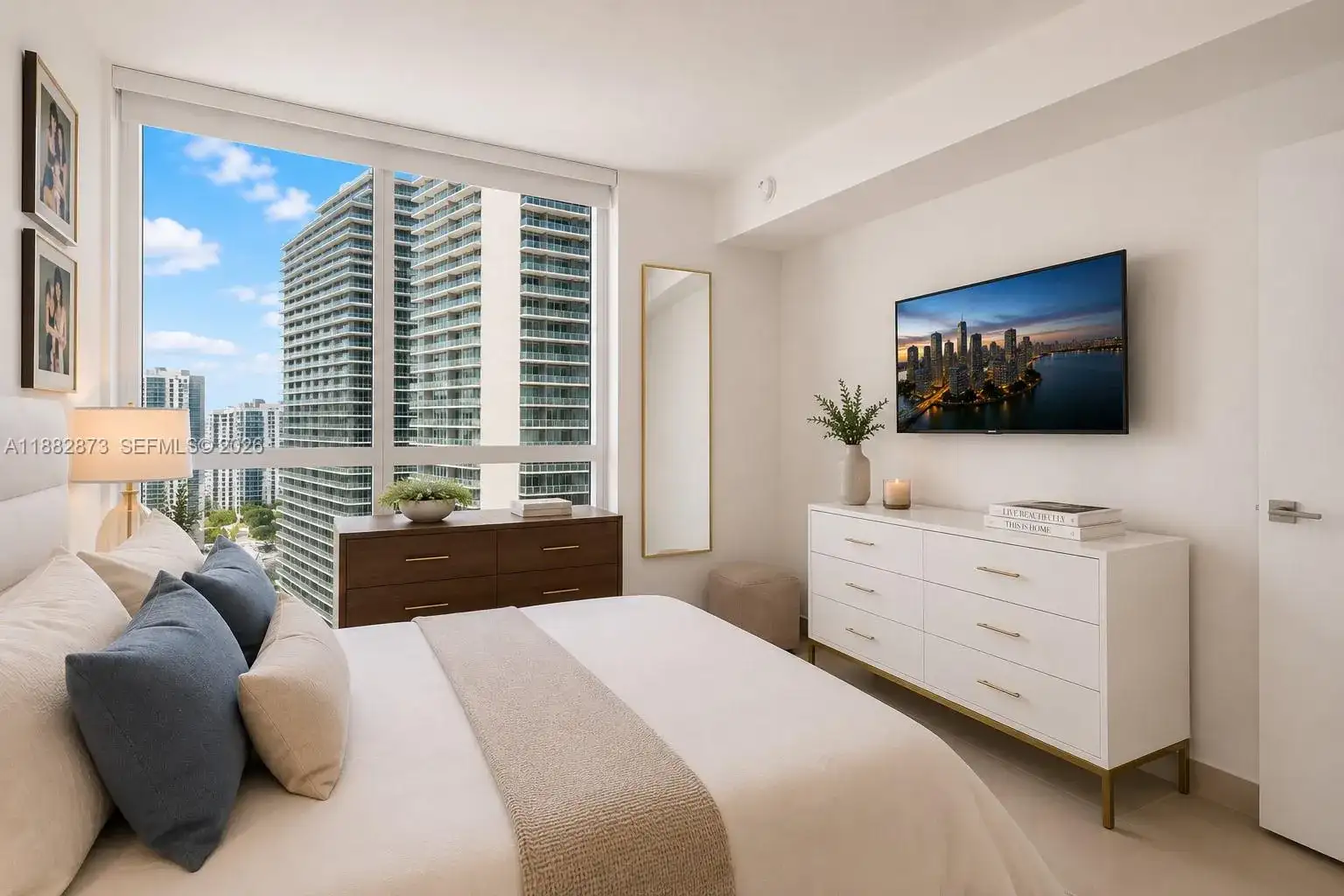 1080 Brickell Ave # 2503, Miami FL 33131 photo 2
