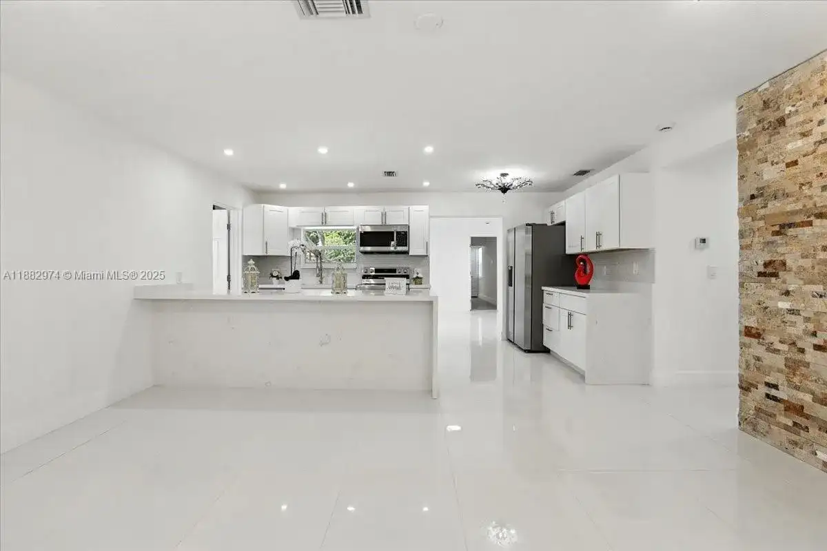 9207 SW 49th Pl, Cooper City FL 33328 photo 4