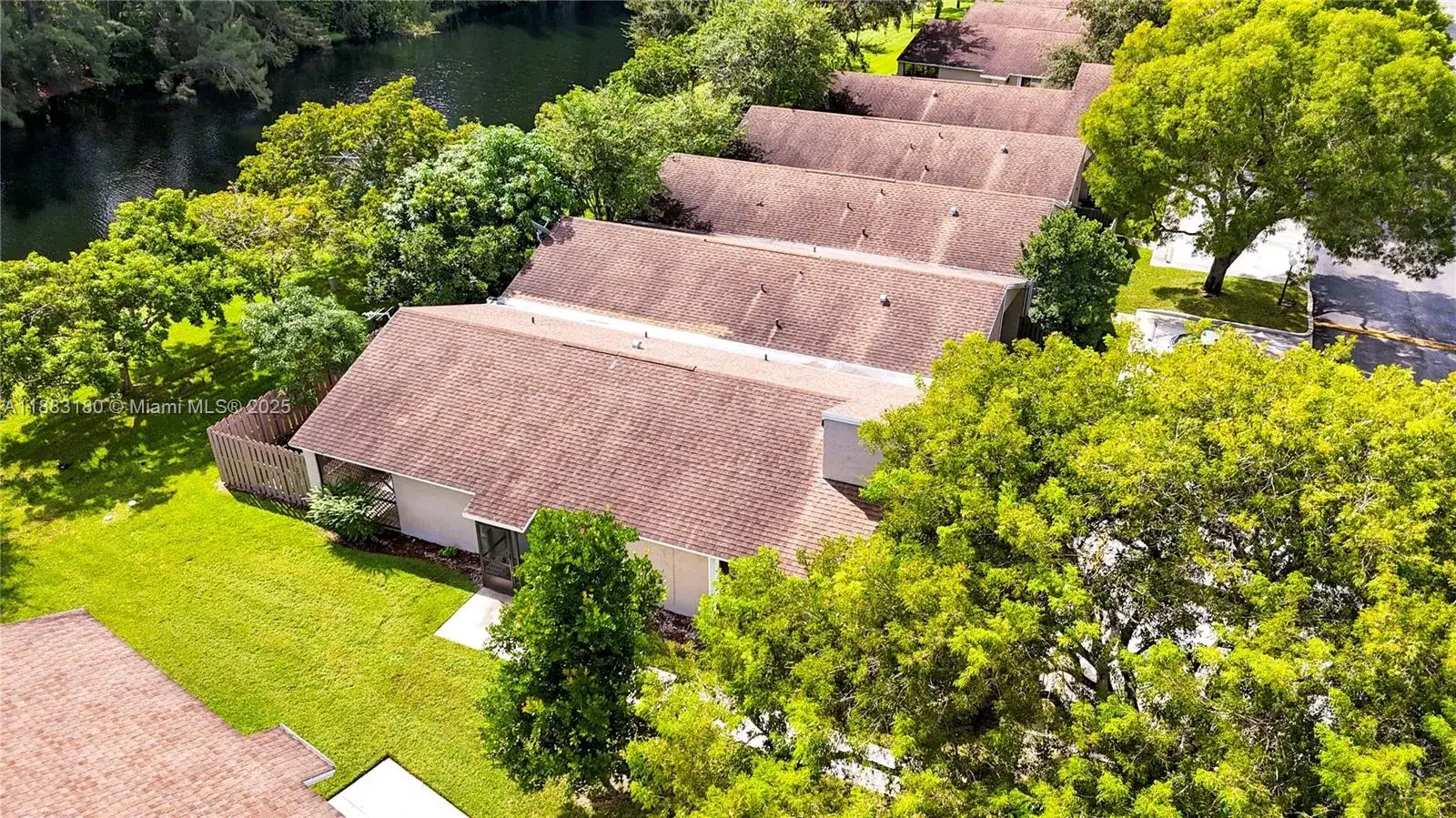 570 Woodgate Cir # A, Sunrise FL 33326 photo 2
